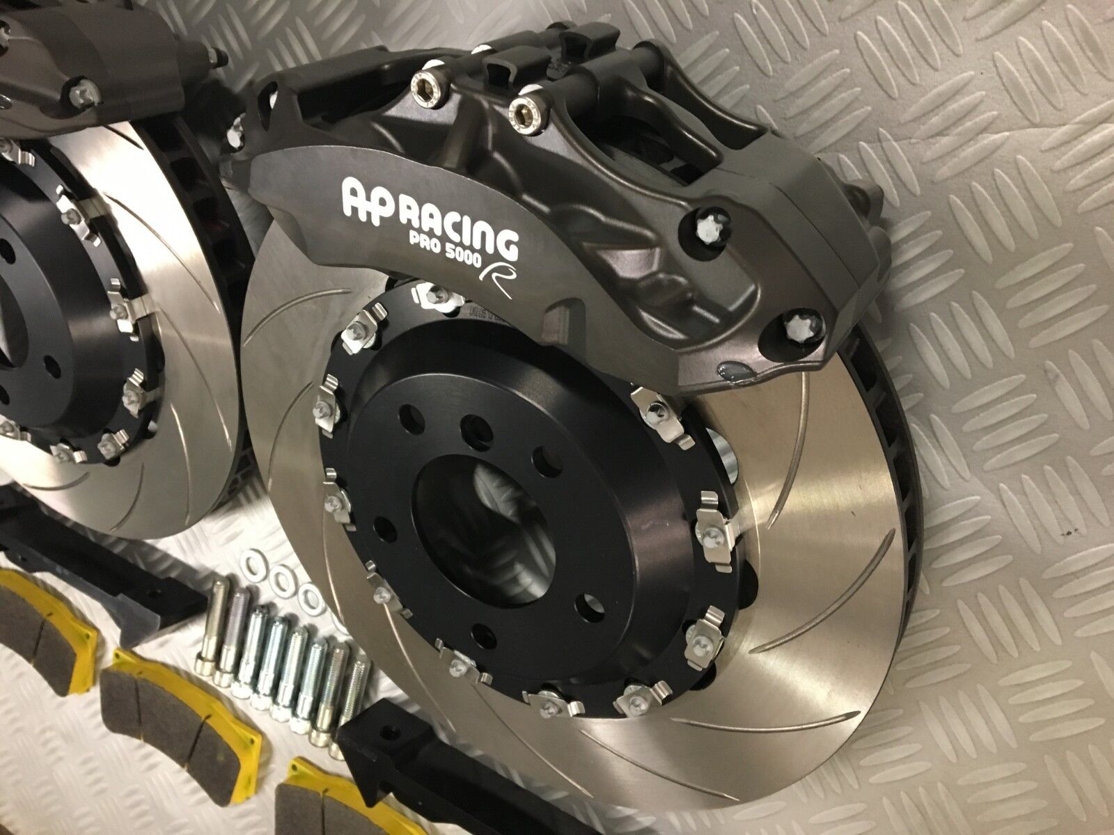 AP Racing BMW F8x M2 M3 M4 6 Pot CP9660 Pro5000R Race Brake Kit (Front